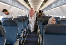 مقصورة طائرة توضح ترتيب مقاعد النافذة والوسط والممر